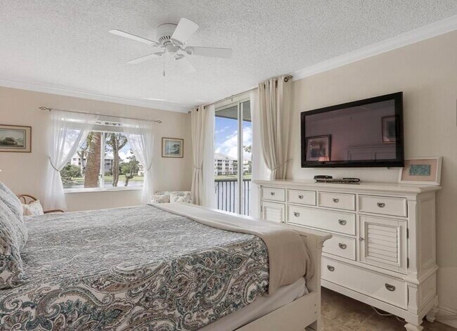 Building Photo - 353 S US Hwy 1