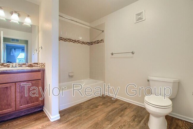Building Photo - 14300 Waterside Ln