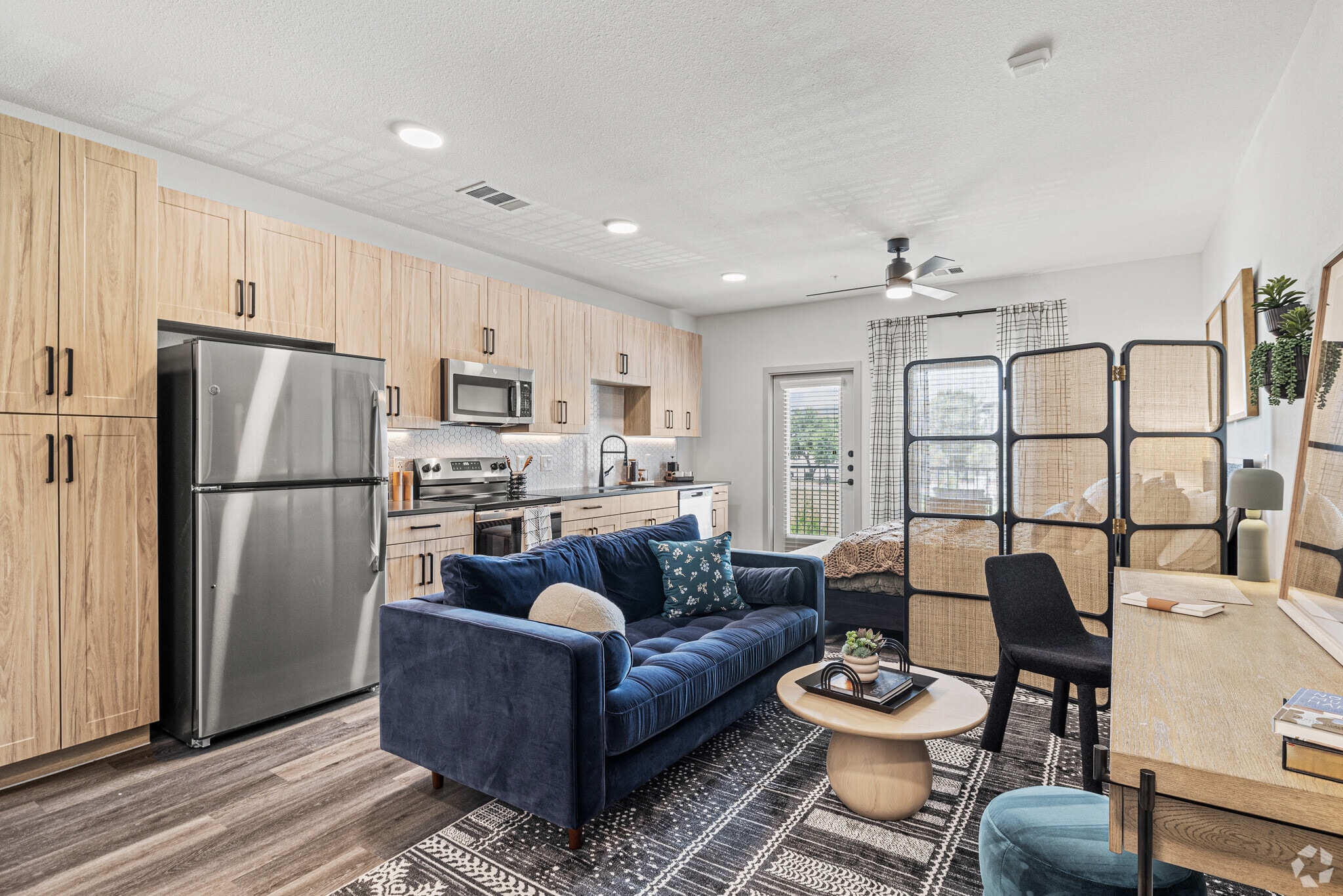 Studio - 462 SF - Living - Strata