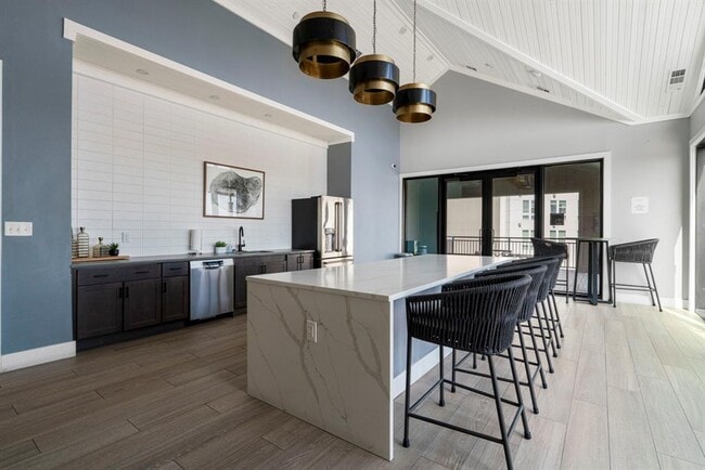 Building Photo - 4501 Jackson Ave