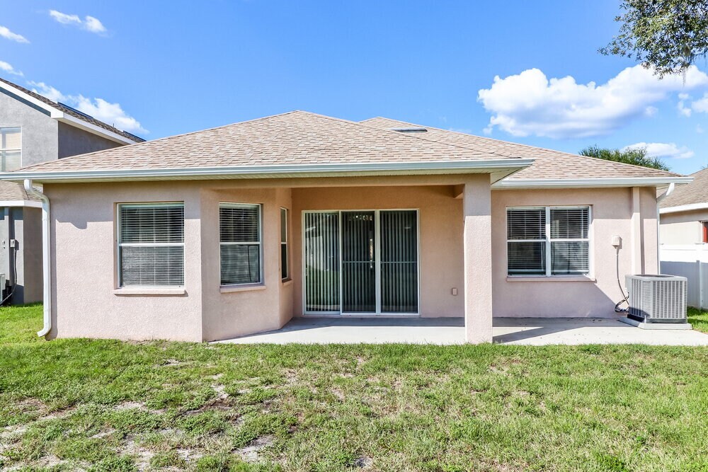 Building Photo - 16326 Laurel Garden Ct