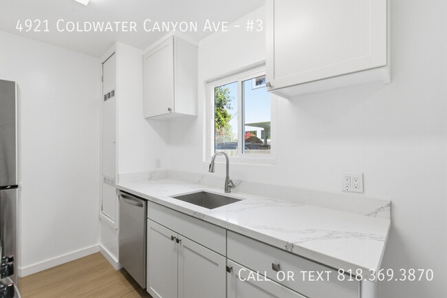 Building Photo - 4921 Coldwater Canyon Ave