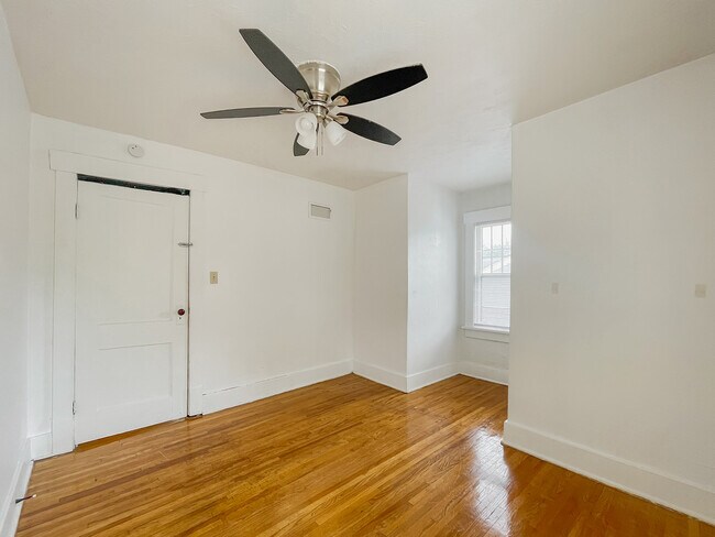 Building Photo - 1255 S 25th St