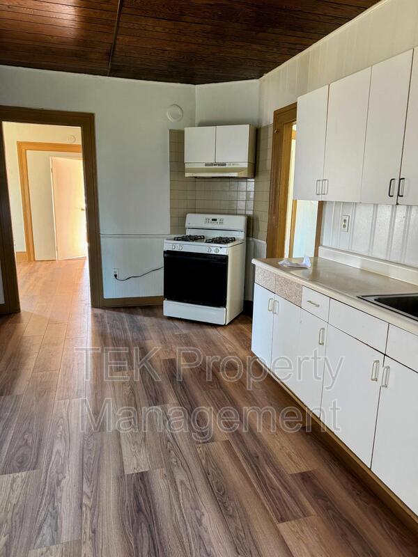 Building Photo - 34 Radio St