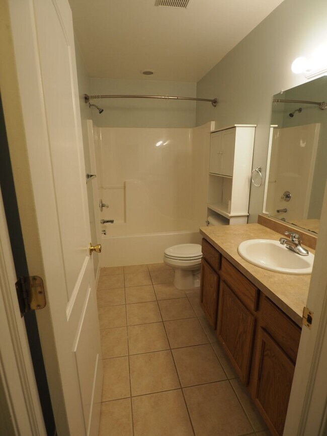 Building Photo - 3029 Charing Cross Rd