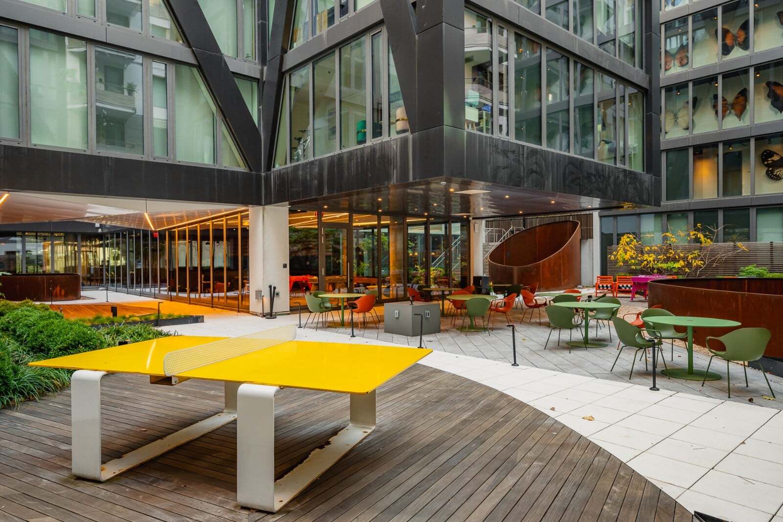 Building Photo - 123 Melrose St