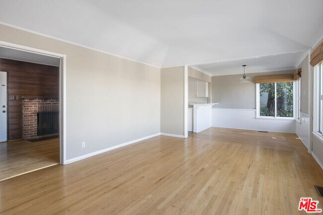 Building Photo - 3815 Franklin Ave