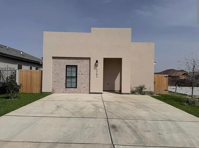 Building Photo - 5703 Saint Joan of Arc Loop