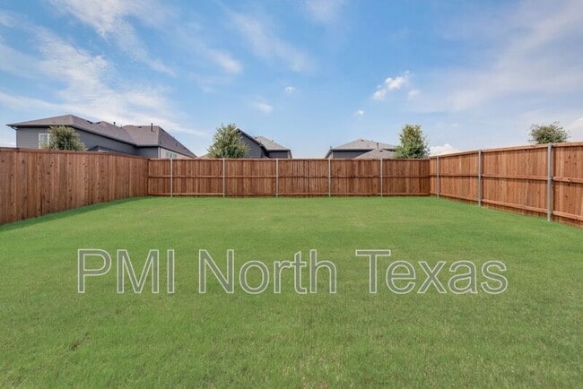 Building Photo - 3014 Isla Ter