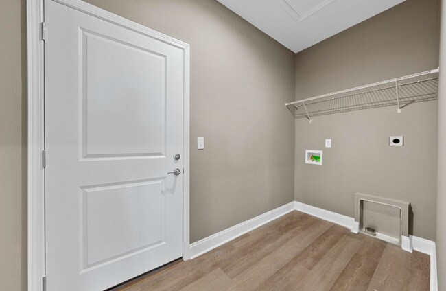 Building Photo - 600 Victoria Wy