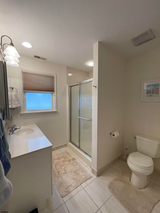 Building Photo - 13 S Kenyon Ave