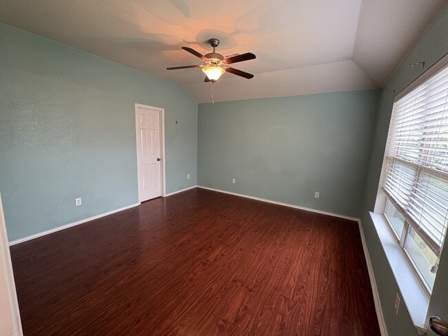 Building Photo - 564 Travertine Trail