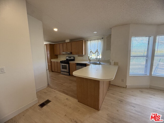 Building Photo - 3150 Stone Ave