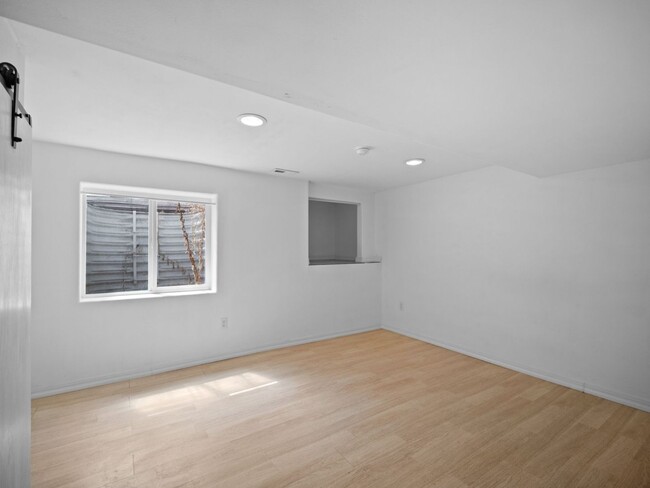 Building Photo - Spacious 4-Bedroom Home w/large Outdoor Sp...