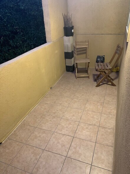 Building Photo - 435 W Acacia Ave