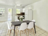 Building Photo - 855 W 29th St