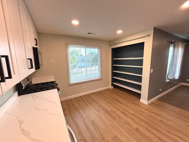 Building Photo - 2114 Southwind Cir