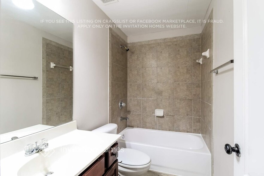 Building Photo - 625 Excalibur Ct SE