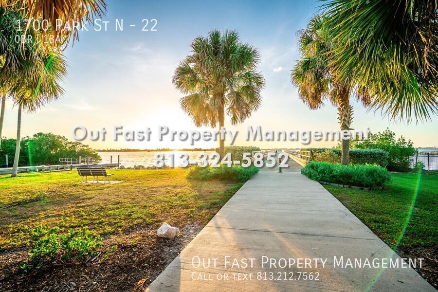 Building Photo - 1700 Park St N