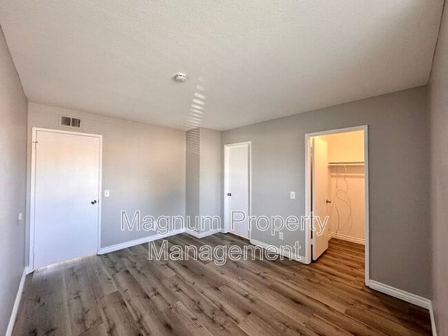 Building Photo - 24473 St Thomas Ave