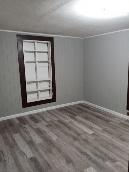 Building Photo - 712 Church Ave