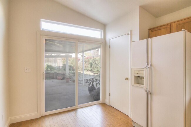 Building Photo - Great 3 Bedroom, 2 Bath 1524 Sqft. Rancho ...