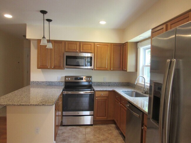 Building Photo - 57 Clover Street