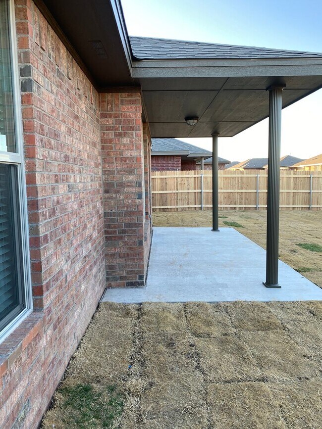 Building Photo - Beautiful Brand New Tim Roten Custom Brick...