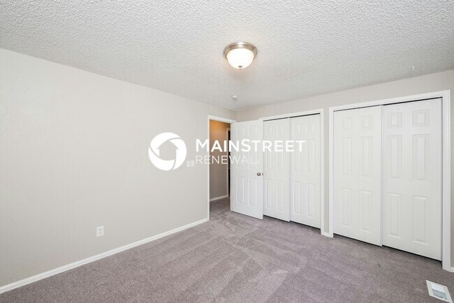 Building Photo - 4 Bedroom Pet-Friendly Home in Aurora, CO with Main Street Renewal