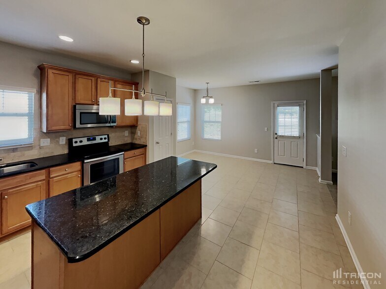 Building Photo - 5205 Winterale Ct