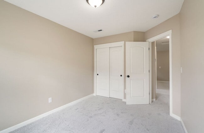Building Photo - Woodridge - 2617A &amp; B