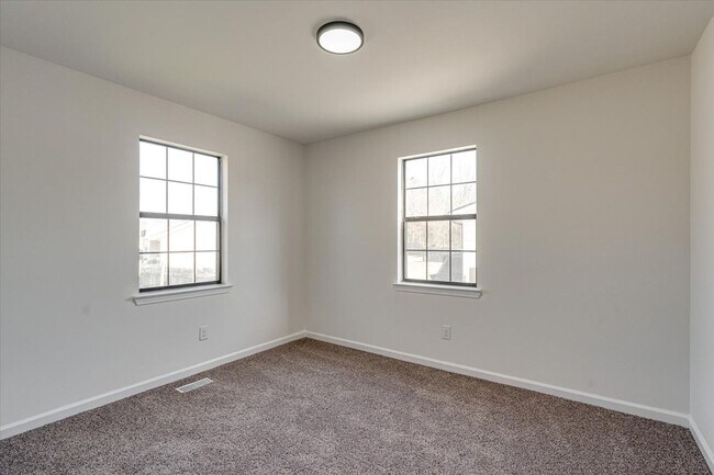 Building Photo - Charming, Pet-Friendly Home in East Ridge — Roomy Yard, Updated Features & Great Location!