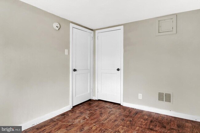 Building Photo - 1466 S 13th St
