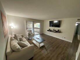 Building Photo - 2881 Huntington Blvd