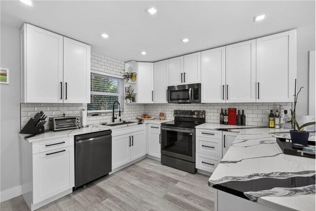 Building Photo - 2388 S Wallen Dr