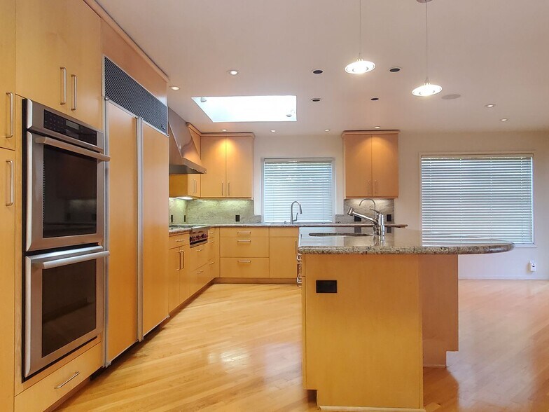 Building Photo - 19354 Titus Ct