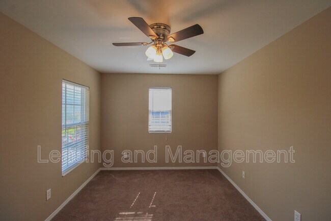 Building Photo - 8811 Kellum Dr