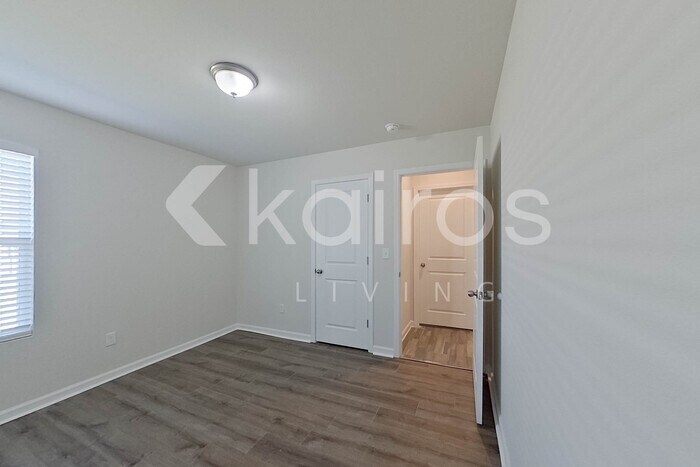 Building Photo - 55 Cora Rd