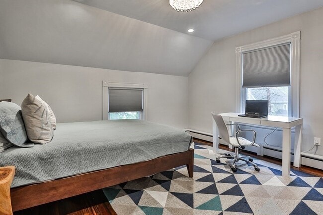 Building Photo - 107 Greenwood St