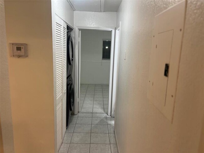 Building Photo - 7011 W 29th Ave