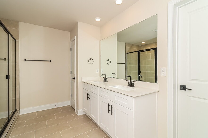 Building Photo - 225 Cantrell Dr