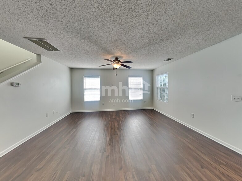 Building Photo - 4409 Red Hook Rd