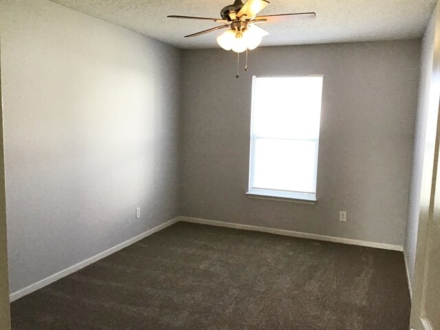 Building Photo - 662 Holly Rose Way