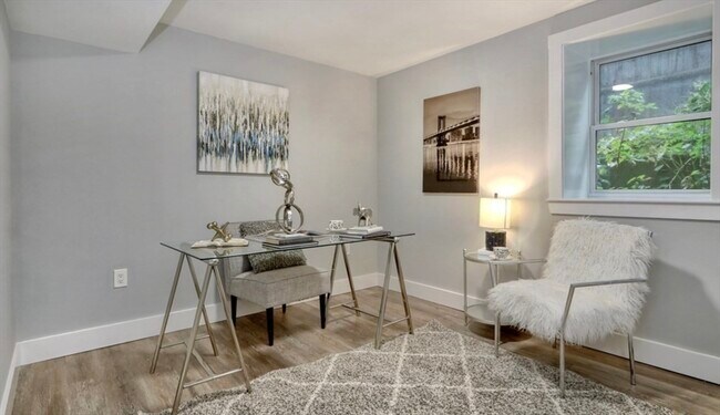 Building Photo - 15 W Bellflower St