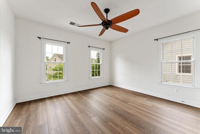 Building Photo - 116 Desales Dr