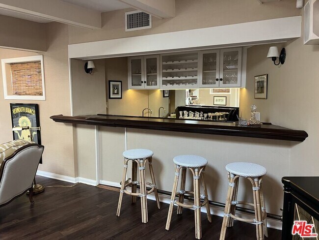 Building Photo - 8050 Mulholland Dr