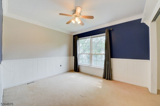 Building Photo - 5 Marco Polo Ct