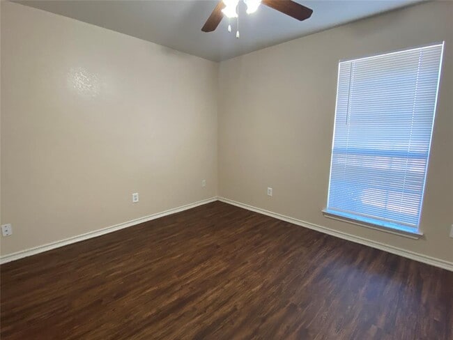 Building Photo - 1719 Short St