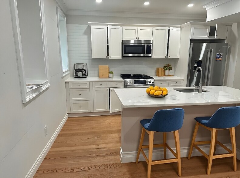 Building Photo - 14 Mount Hood Rd