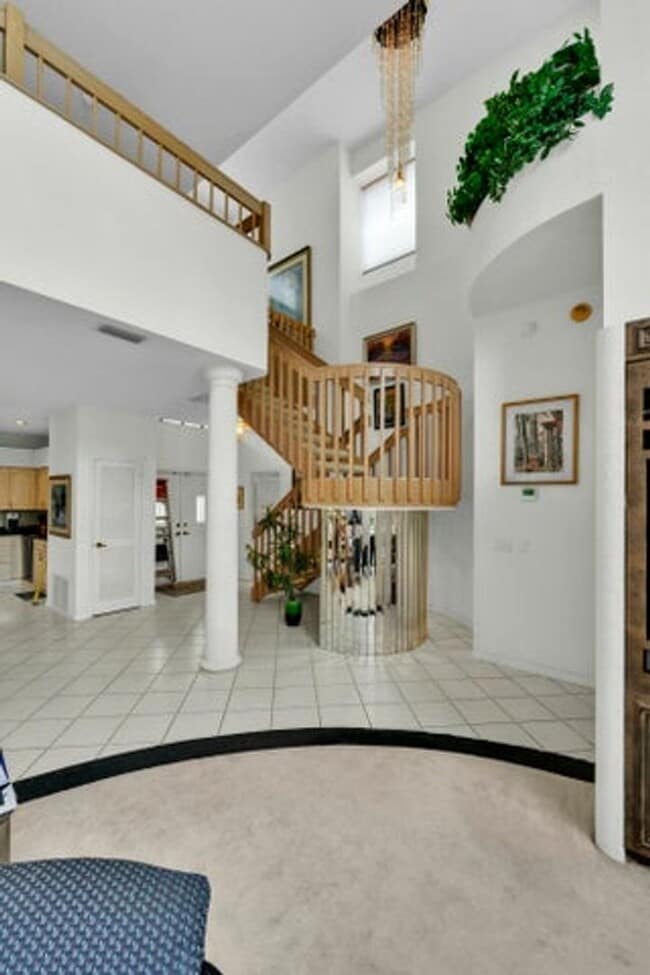 Building Photo - 7599 Mirabella Dr